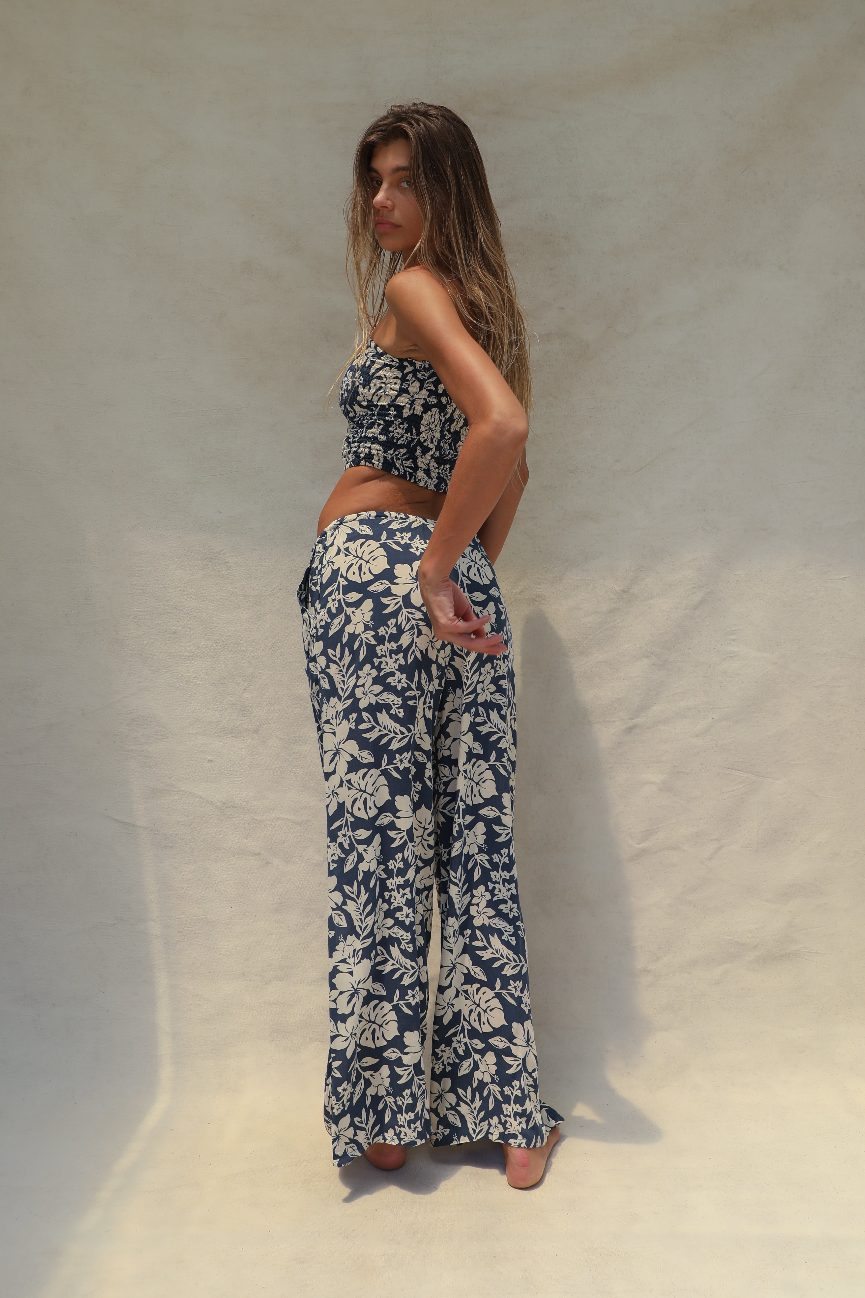 Flora Smocked Tube Top - Hibisco